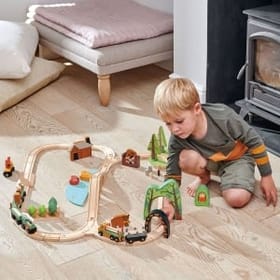 Wild Pines Train Set image 2